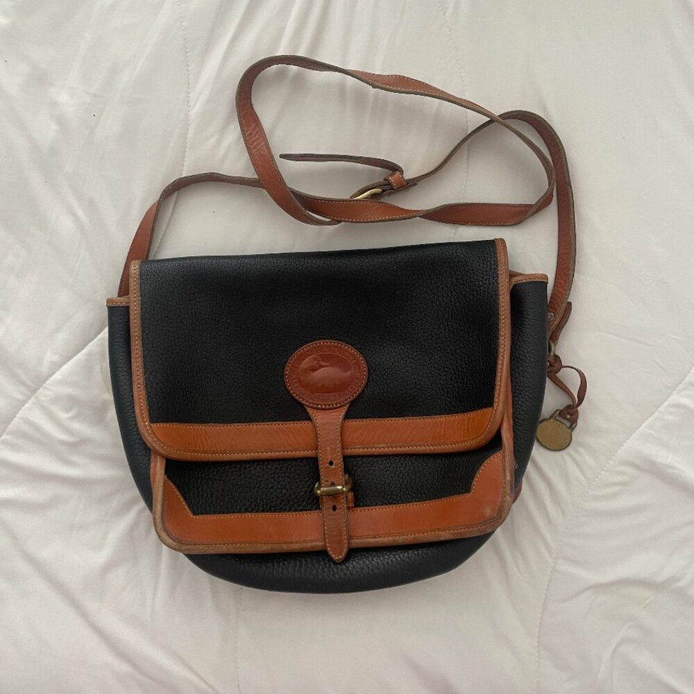 Dooney Classic Flap Classy Mail Hipster Hippie Artsy Crossbody Hip Purse Bag
